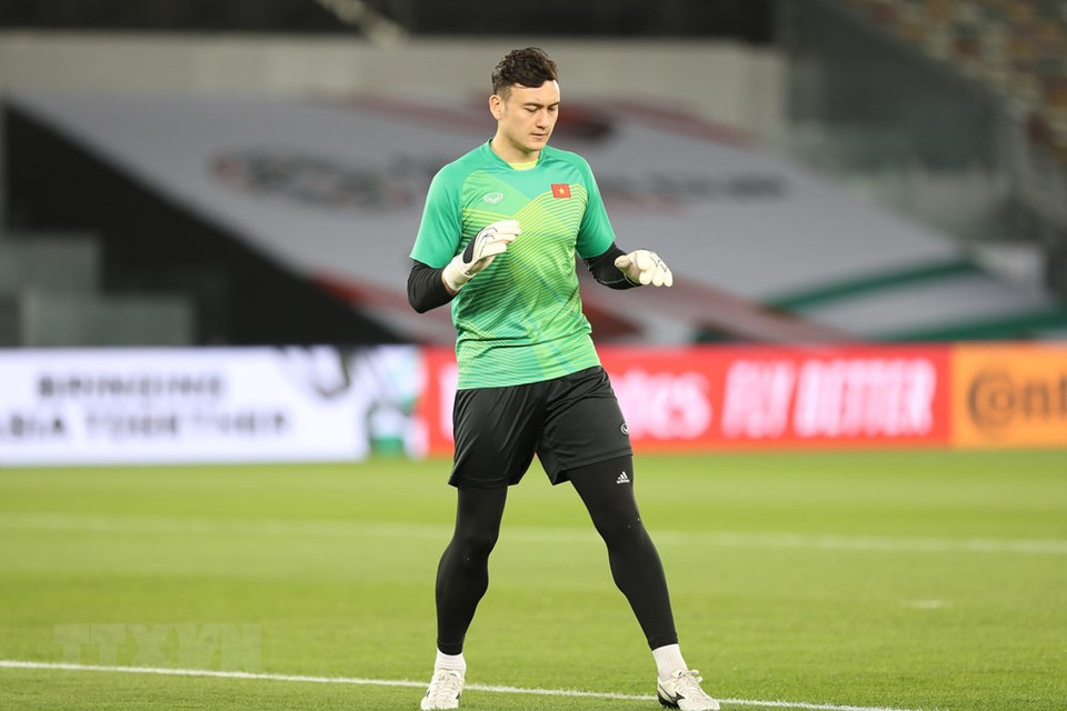 Selección de fútbol de Vietnam se prepara para su primer partido contra el equipo de Irak en el estadio Estadio Jeque Zayed en la capital Abu Dabi, Emiratos Árabes Unidos (Fuente: VNA)