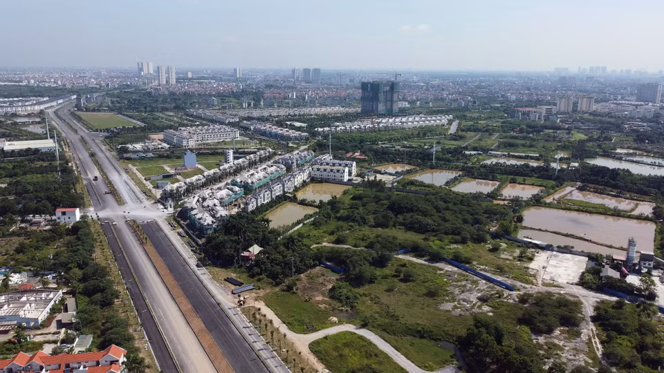 Una ruta recién inaugurada, que conecta con el bulevar Thang Long, en el distrito de Hoai Duc. (Foto: VNA)