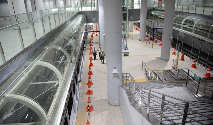 La parada de tren y la zona de aparcamiento para recoger y dejar a los pasajeros consta de dos vías paralelas entre la estación Ben Thanh y la Ópera de Ciudad Ho Chi Minh; cada lado tiene 660 metros de largo y 1,4 metros de ancho. (Foto: VNA)