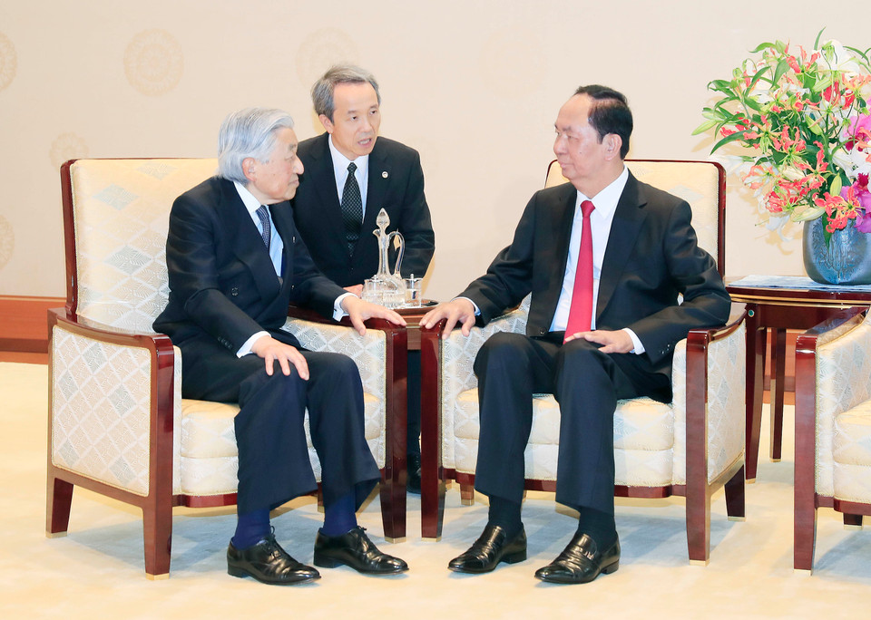 El presidente de Vietnam, Tran Dai Quang, se reunió con el Emperador de Japón, Akihito (Fuente: VNA)