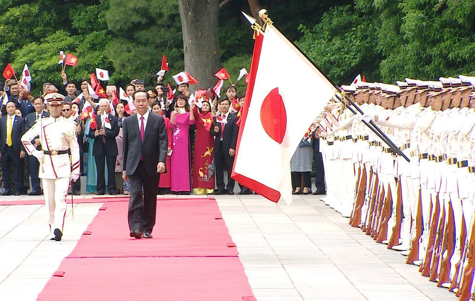 El presidente de Vietnam, Tran Dai Quang, se reunió con el Emperador de Japón, Akihito (Fuente: VNA)