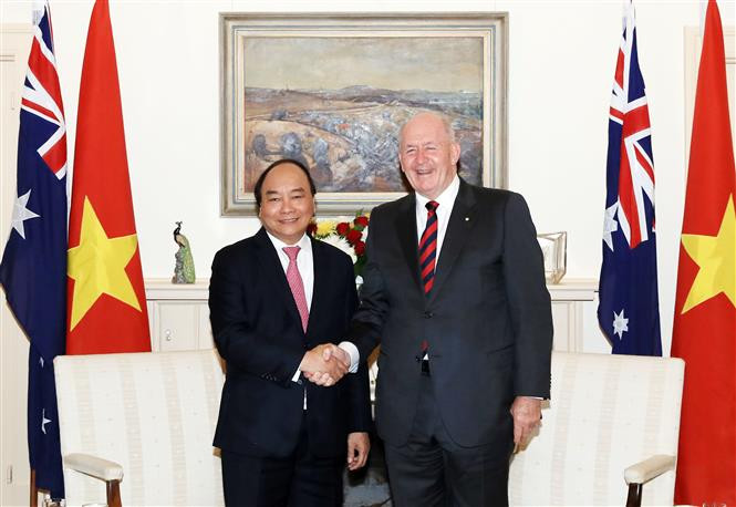 El primer ministro de Vietnam, Nguyen Xuan Phuc, y el Gobernador General de Australia, Peter Cosgrove (Fuente: VNA)