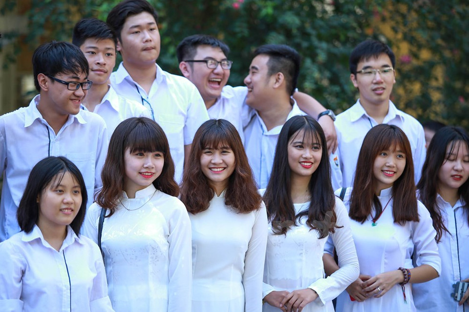 Estudiantes de Viet Duc. Las chicas hermosas en el vestido tradicional - Ao Dai (Fuente: VNA)