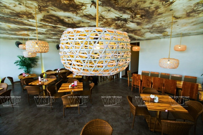 Farolillos decorativos que se suelen utilizar en restaurantes (Fuente: VNA)