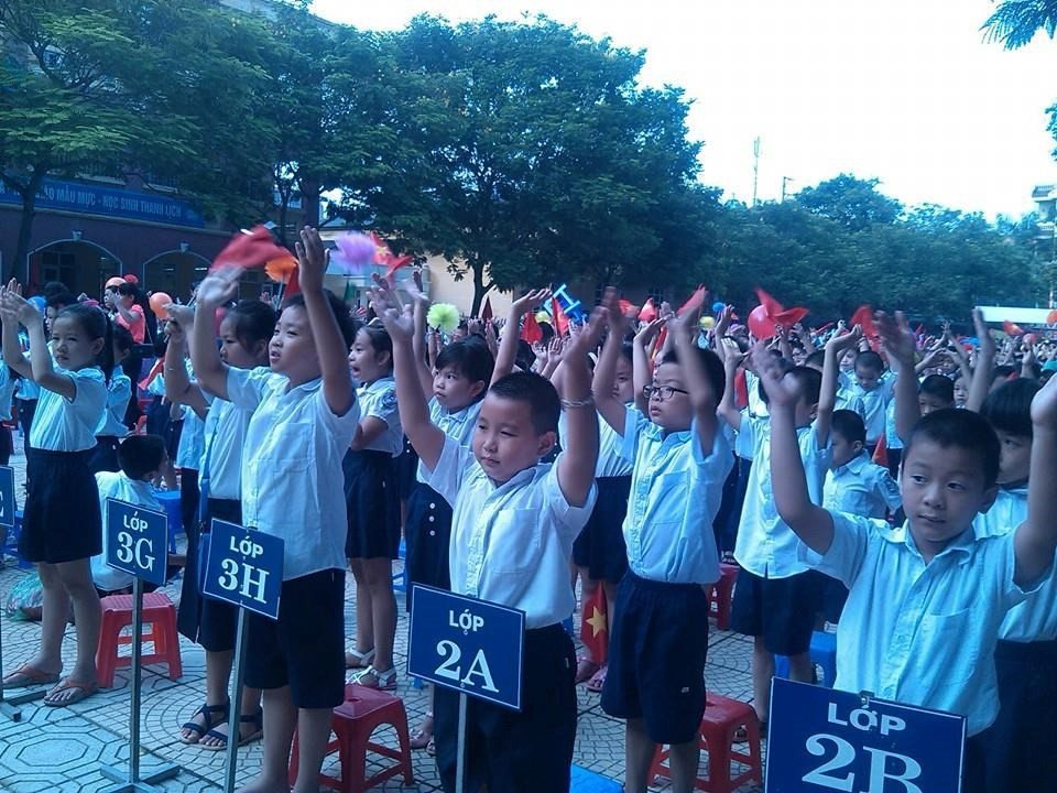 Alumnos de la escuela Ngoc Lam, Hanoi (Fuente: VNA)