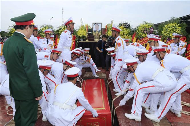 Realizan acto de inhumación del presidente Tran Dai Quang en su tierra natal, provincia de Ninh Binh (Fuente: VNA)