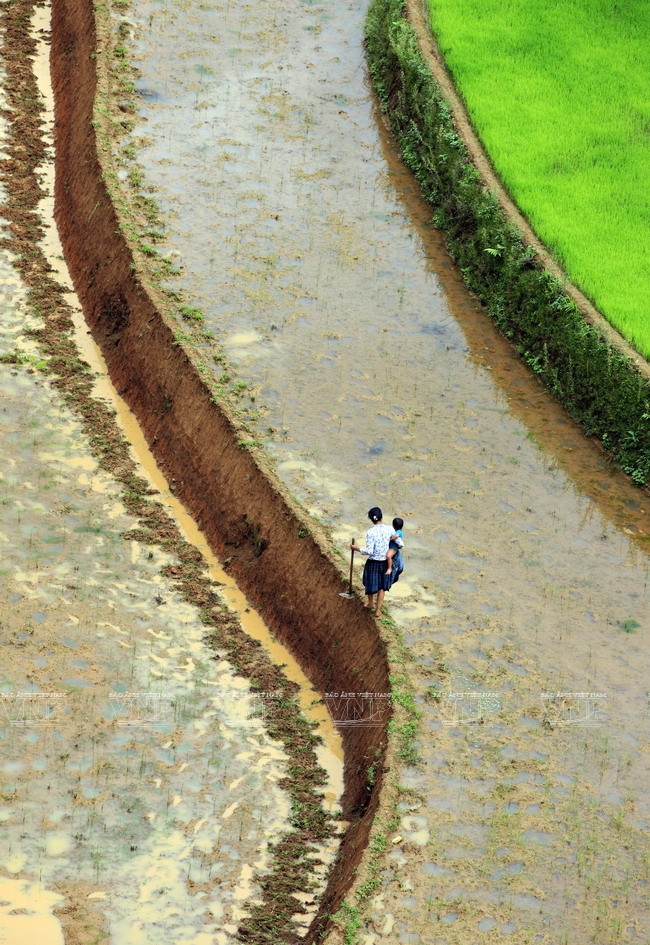 Una mujer y su hija en La Phan Tan (Fuente: VNA)