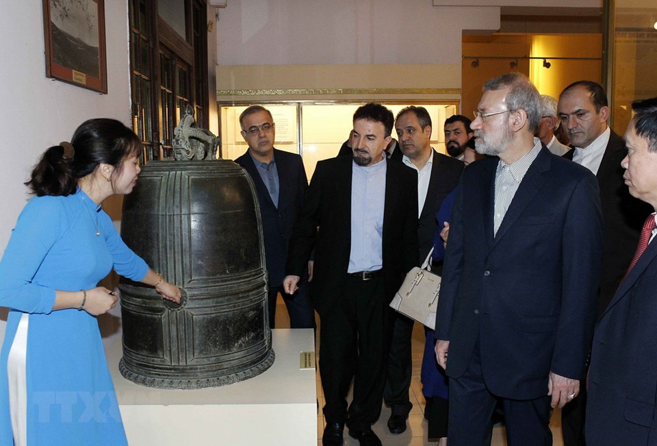 El presidente de la Asamblea Consultiva Islámica de Irán en el Museo Nacional de Historia (Fuente: VNA)