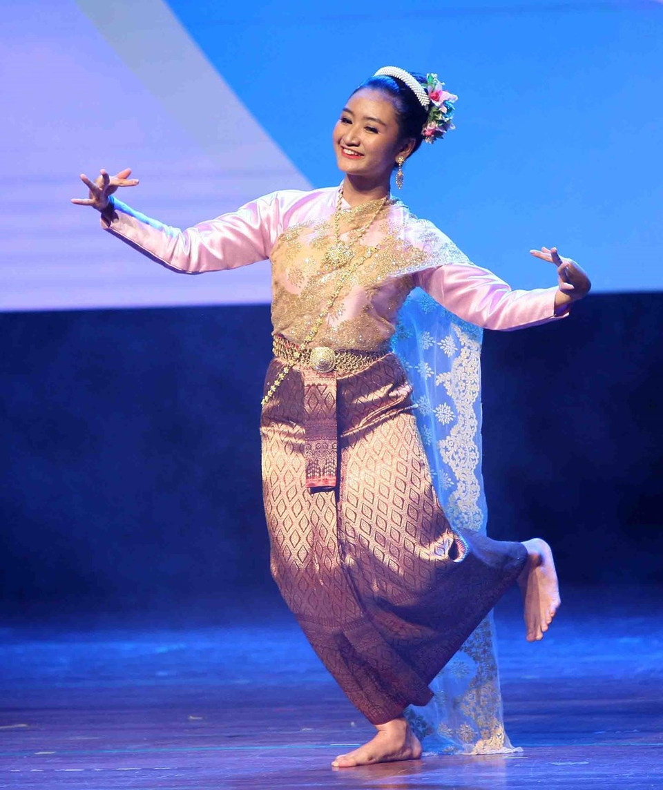 Actuación de artista tailandesa (Fuente: VNA)