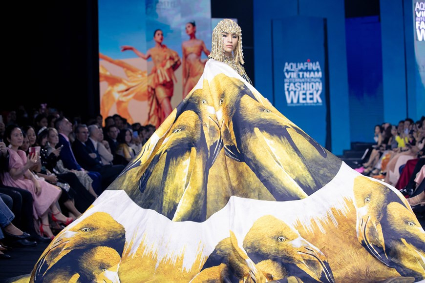 Los diseños únicos de la colección “Rose Secret” de Tuyet Le (Foto: Vietnam+)