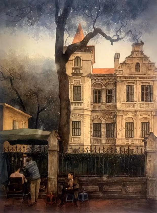 El pintor Phong Hoang revive la escena de un corte de pelo en la acera frente al edificio 51 de la Asociación de Cine, en la calle de Tran Hung Dao. En el Hanoi antiguo quedan aún muchos templos, pagodas y santuarios donde los pobladores rinden culto ritual a sus aldeas y poblados natales o al linaje gremial. Estas obras demuestran que los residentes de la capital vinieron de diferentes partes del país para ganarse la vida y establecerse. Numerosas construcciones al estilo francés de finales del siglo XIX y principios del siglo XX contribuyen a dar a Hanoi sus características arquitectónicas distintivas. (Fuente: Vietnamplus)