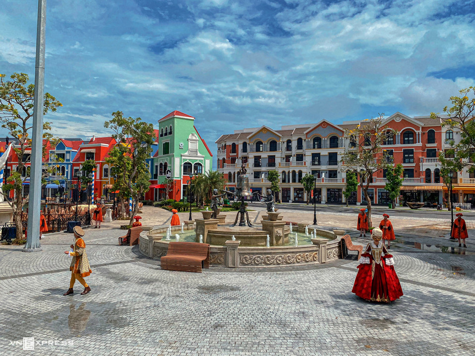 Al visitar Grand World, los visitantes tienen la oportunidad de disfrutar de óperas en italiano al aire libre. En la foto: la ópera Romeo y Julieta, una obra lírica inmortal de Shakespeare. (Foto: vnexpress.net)