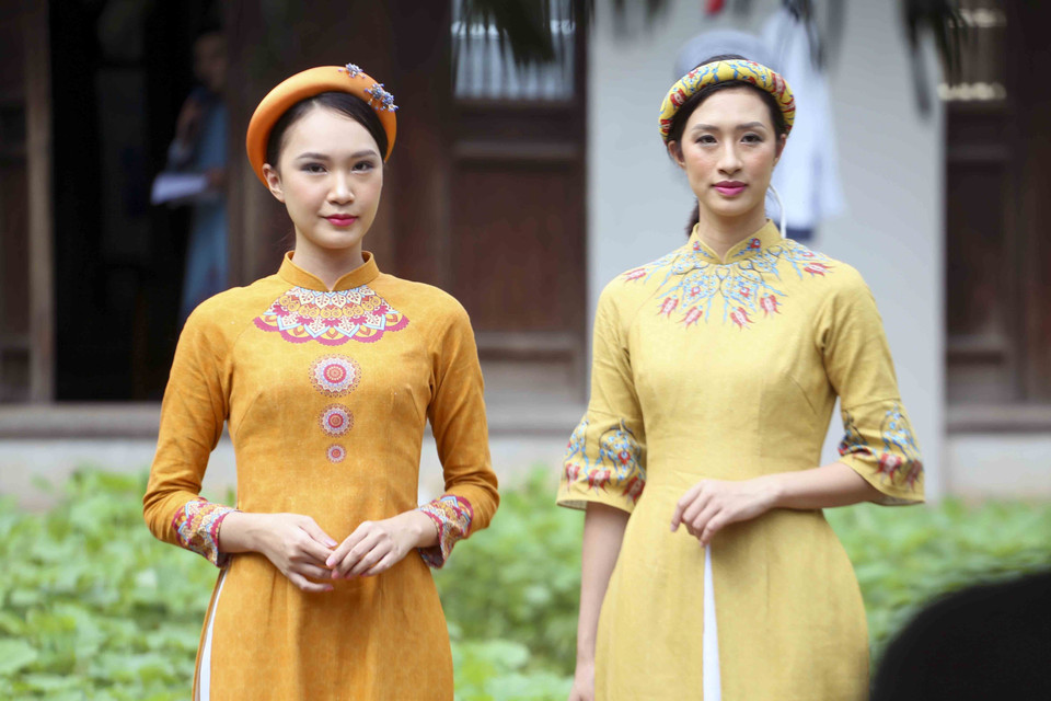 Desfile de Ao dai. (Fuente: VNA)