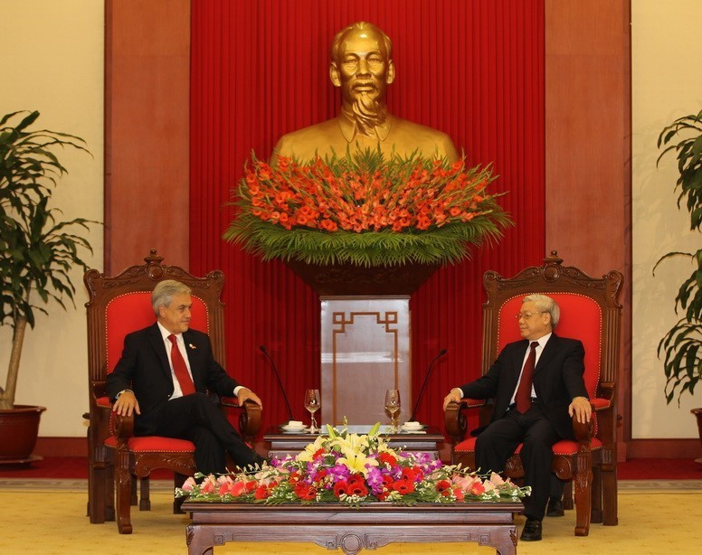El secretario general del Partido Comunista de Vietnam, Nguyen Phu Trong, recibió al presidente chileno, Sebastián Piñera Echenique, en ocasión de su visita oficial al país indochino en 2012. (Fuente: VNA)