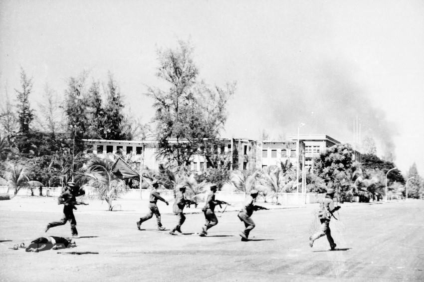 El ejército revolucionario camboyano entró y liberó la capital Phnom Penh, el 7 de enero de 1979. (Foto: VNA)