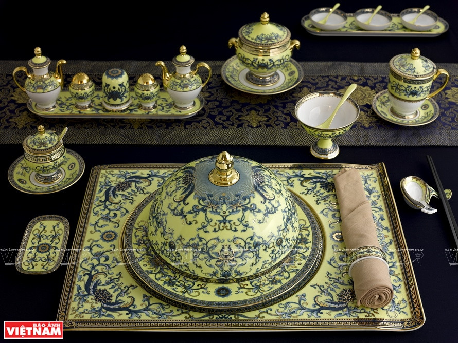 El juego de té royal es un producto de primera clase de los artistas de cerámica de Minh Long. (Fuente: Revista Ilustrada)