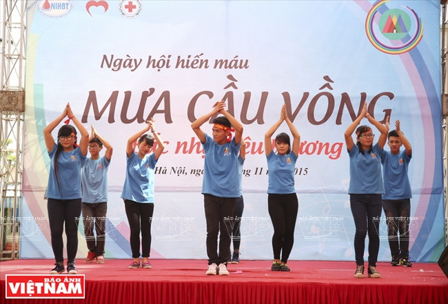 Representación artística de los voluntarios. (Fuente: VNA)