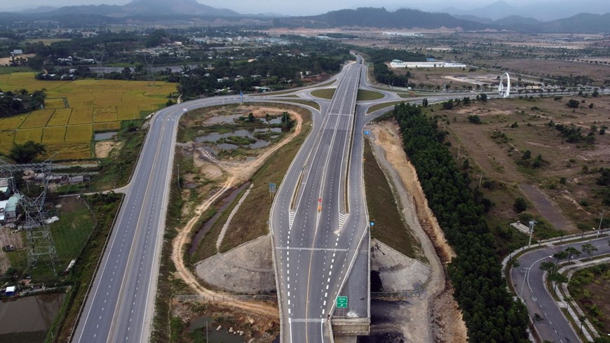 La autopista parte de la comuna de Loc Son en el distrito Phu Loc de la provincia de Thua Thien-Hue, y termina en el distrito de Tuy Loan de la ciudad de Da Nang (Fuente: VNA)