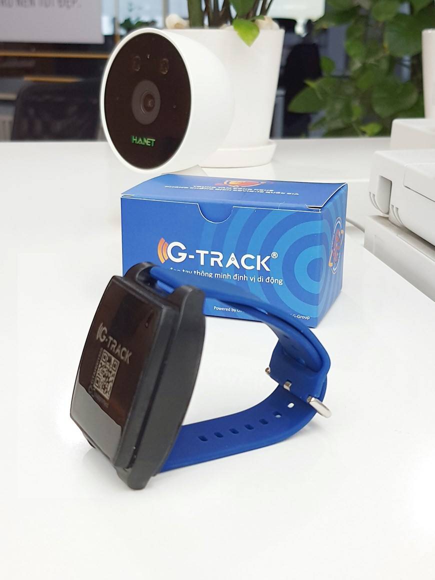 La versión de G-TRACK GPS puede advertir la salida del sitio de aislamiento por parte del usuario, medir y alertar cuando su temperatura corporal exceda el umbral prescrito, además de apoyar el rastreo de los casos de contacto cercano y localización de ese usuario (Foto: Ginnovations)
