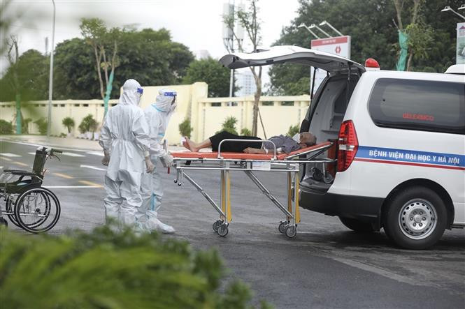 Un paciente de 92 años en el distrito de Dong Da, Hanoi, es curado y dado de alta médica (Fuente: VNA)