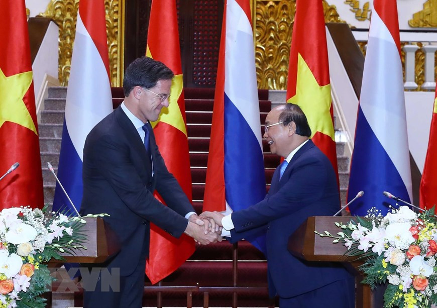 El 9 de abril de 2019, en una reunión entre el primer ministro de Vietnam Nguyen Xuan Phuc y el primer ministro holandés Mark Rutte en Hanoi, las dos partes acordaron establecer nexos de asociación integral bilateral.(Fuente: VNA)