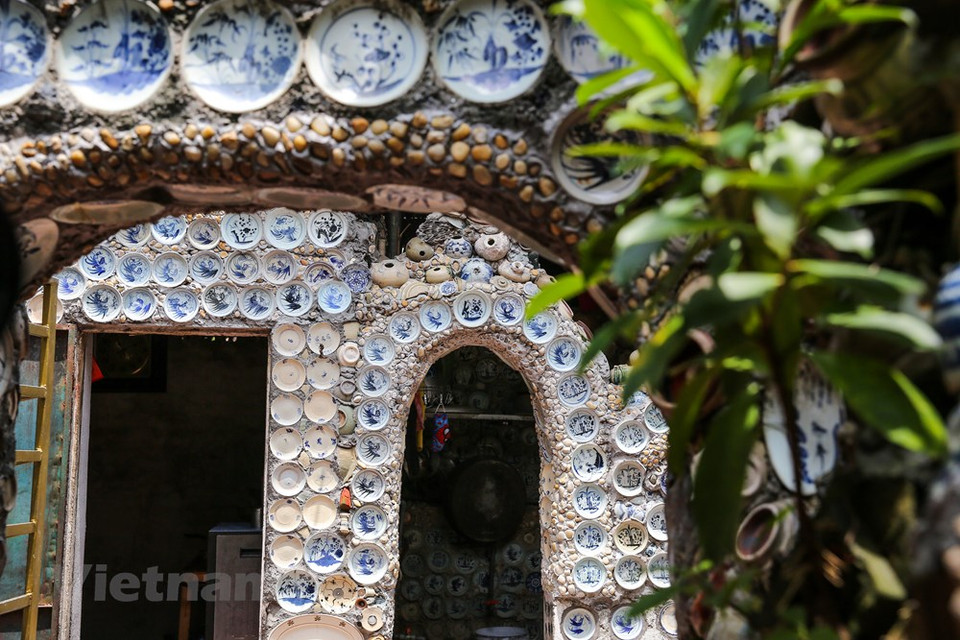 Truong compartió que era soldado en las guerras en Camboya. En 1986, regresó a su tierra natal y empezó a trabajar para vivir y tuvo oportunidades de entrar en contacto los objetivos antiguos. (Fuente:Vietnam+)