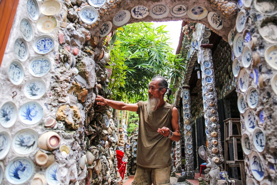 La mayoría de las antigüedades son de la dinastía Ly. Además, hay platos antiguos procedentes de las dinastías Tran y Nguyen que son muy preciosos (Fuente: Vietnam+)