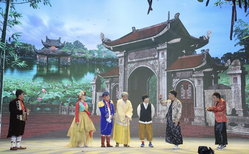 La nueva trama gira en torno a los pobladores de la aldea de Vu Dai, un lugar imaginario en los cuentos cortos de del escritor vietnamita Nam Cao. Por tal razón, los aldeanos de ese pueblo están estrechamente relacionados con los personajes literarios creados por Nam Cao, tales como Chi Pheo y Lao Hac del cuento “Lao Hac” (El anciano Hac), que narra sobre los agricultores del norte durante el período colonial-feudal de Vietnam. La aldea Vu Dai también aparece en la conocida película "Lang Vu Dai ngay ay" (Aldea de Vu Dai en aquellos tiempos), considerada uno de los clásicos de la cinematografía vietnamita del siglo XX. (Foto: Vietnam+)