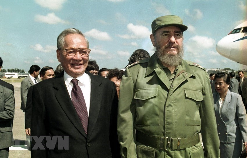 El presidente de Vietnam, Le Duc Anh, fue recibido por Fidel durante su visita a Cuba en 1995 (Foto: Archivo de la VNA)