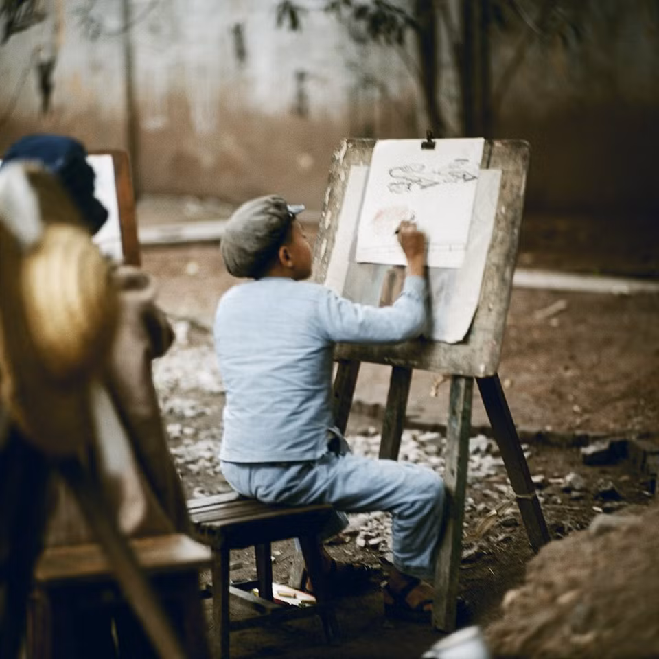 Cuando Thomas Billhardt saca fotos, los que aparece frente a la cámara es algo que vale la pena conservar, porque los carretes no solo eran muy caros en ese momento, sino que el autor también tomó fotos en espacios públicos.