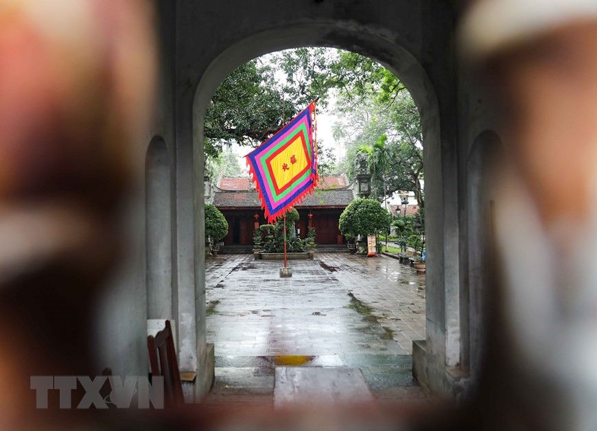 El templo de Quan Thanh no recibe visitantes, de acuerdo con la directiva sobre el distanciamiento social (Foto: VNA)