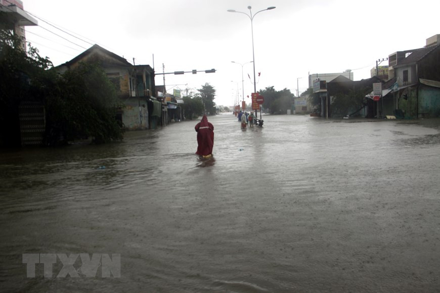 Una carretera en la provincia de Quang Nam quedó anegada (Foto: VNA)