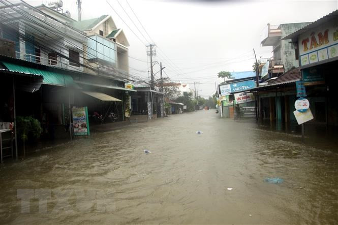 Calle en Quang Nam inundada por las lluvias intensas (Foto: VNA)