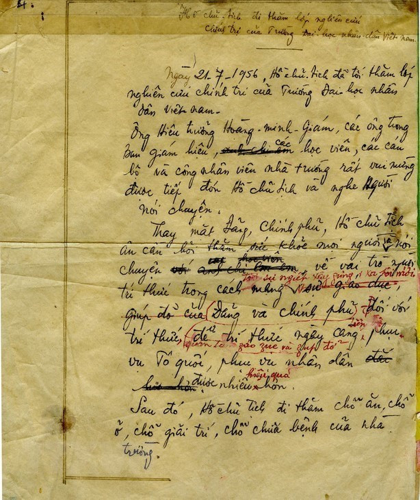 El autógrafo del tío Ho en la hoja de corrección de noticia de la VNA (Foto: VNA)