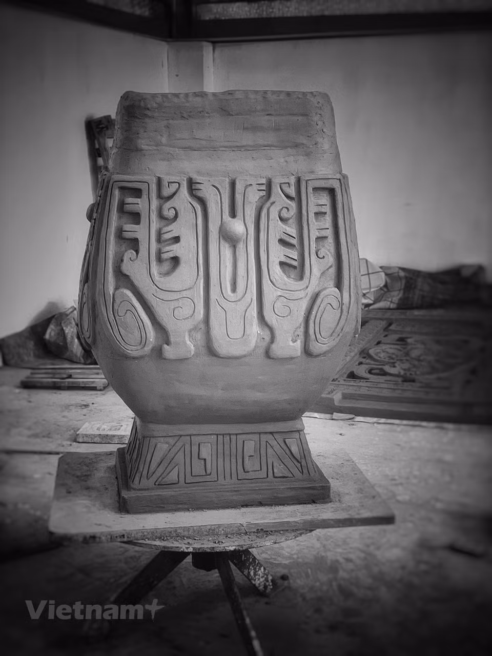 En la actualidad, los productos cerámicos con marca Luy Lau hechos por el artesano Nguyen Dang Vong son muy populares y satisfacen la alta demanda de mercado. Los floreros de jade, los quemadores de incienso, las estatuas de Buda son las obras más buscadas por numerosos coleccionistas y amantes de cerámica nacionales y extranjeros. Hubo tiempos en que no se podía crear productos suficientes para responder a las demandas de los clientes. La cerámica Luy Lau es conocida por disponer de características propias y únicas que otras piezas nacionales e internacionales no tienen. La cerámica Luy Lau es capaz de resistir el calor desde mil 250 grados Celsius hasta menos de 40 grados Celsius. (Fuente: Vietnam+)