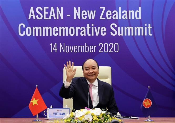 El primer ministro vietnamita, Nguyen Xuan Phuc, presidente de la ASEAN en 2020, copreside la Cumbre ASEAN – Nueva Zelanda (Fuente:VNA)en línea (Foto: VNA)