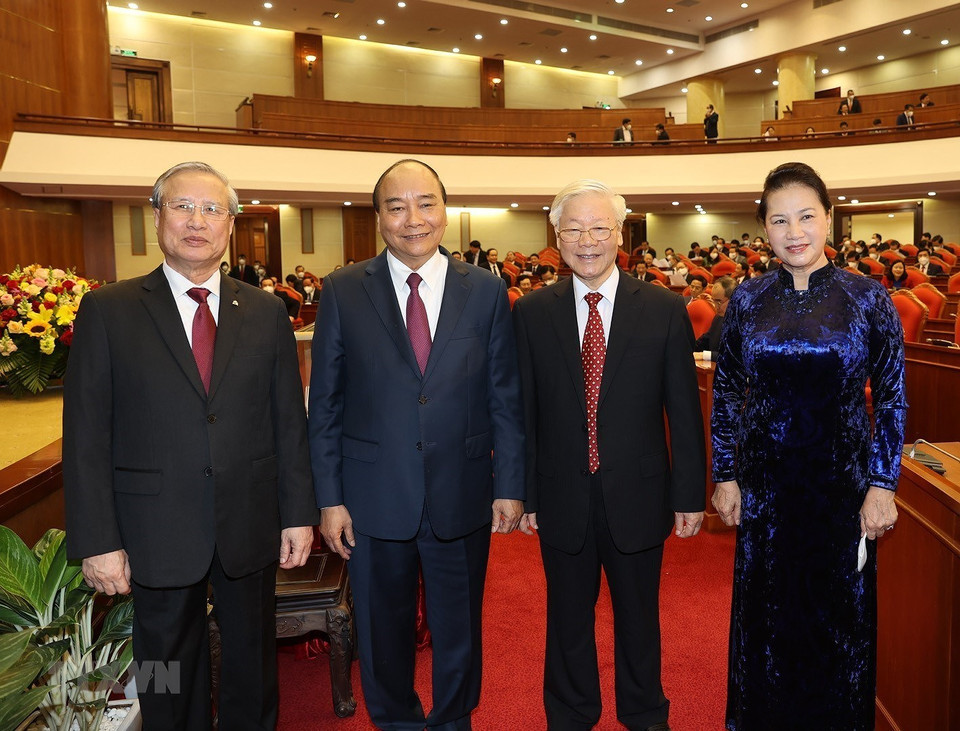 El secretario general del Partido Comunista, Nguyen Phu Trong, el primer ministro Nguyen Xuan Phuc, la presidenta de la Asamblea Nacional, Nguyen Thi Kim Ngan, y el permanente del Secretariado del Comité Central, Tran Quoc Vuong (Foto: VNA)