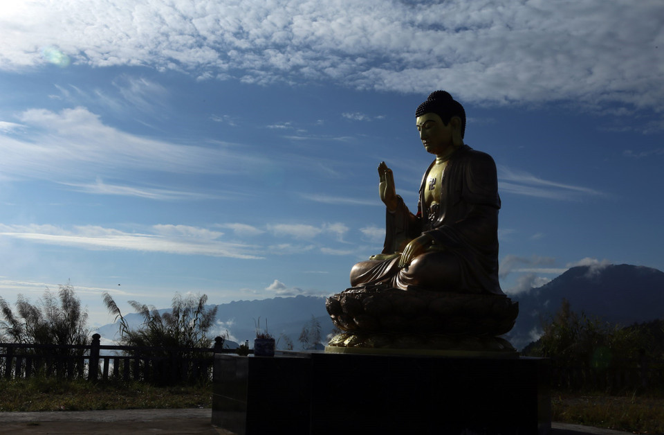 La cima de Lao Ty Phung también constituye un destino de turismo espiritual de la gente local (Foto: VNA)