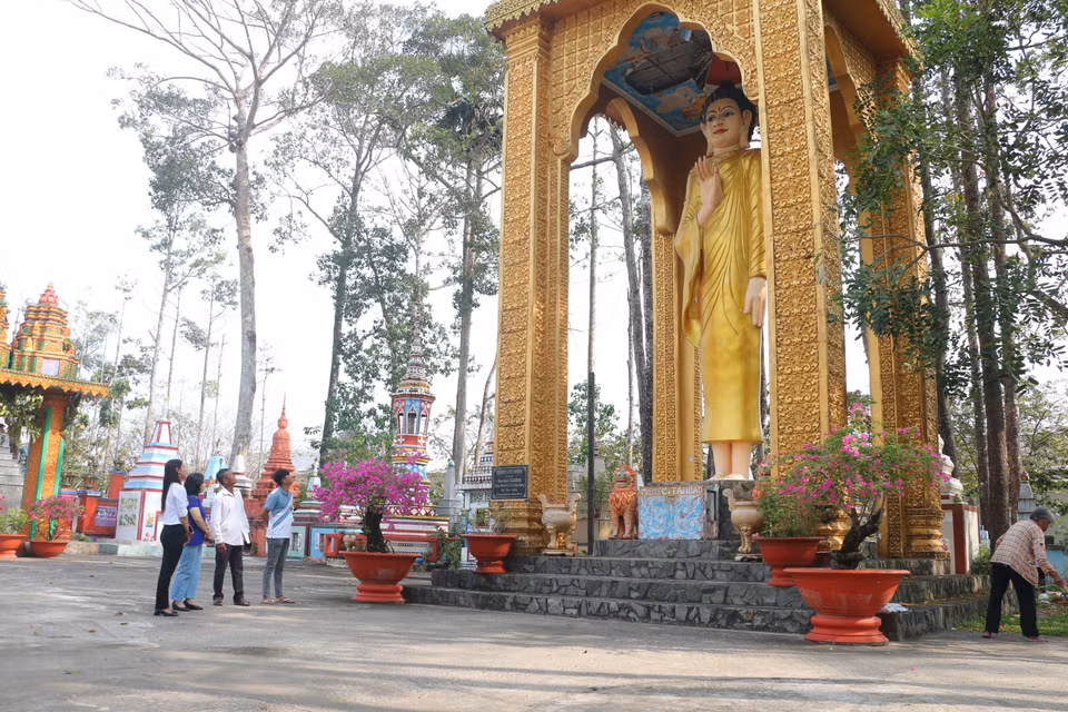La estatua más grande de Buda Shakyamuni en el jardín de Buda Shakyamuni, detrás del templo Sa Lon. (Foto: VNA)
