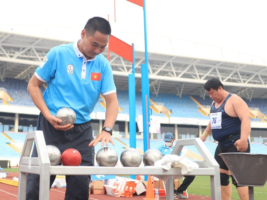 Según lo previsto, los deportistas vietnamitas competirán en 40/40 deportes en SEA Games 31 y aspiran a ganar 140 medallas de oro o más para encabezar el medallero.Dado los múltiples atractivos de la magna cita, el Departamento General de Educación Física y Deportes ha cooperado con la Administración Nacional de Turismo para convertir al evento deportivo más grande del sudeste asiático en una oportunidad para promover el turismo y presentar el país y la gente de Vietnam. Esta es una invitación a los atletas, fanáticos, turistas de la región y del mundo para que vengan a Vietnam, un país hermoso, seguro, amigable y atractivo. (Fuente: Vietnam+)