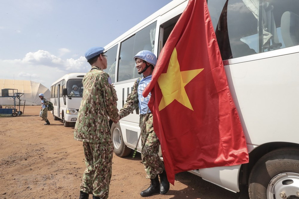 Los médicos vietnamitas salieron del Aeropuerto Internacional de Juba a Bentiu y comenzaron a realizar misiones de paz de la ONU en Sudán del Sur. (Fuente: VNA)