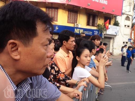 Al mismo tiempo, la situación en la calle Cua Nam, uno de los lugares donde atraviesa el desfile (Fuente: VNA)