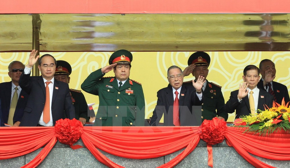 Dirigentes del Partido, el Estado, la Asamblea Nacional, el gobierno y el Ejército Popular asistieron al acto (Fuente: VNA) 