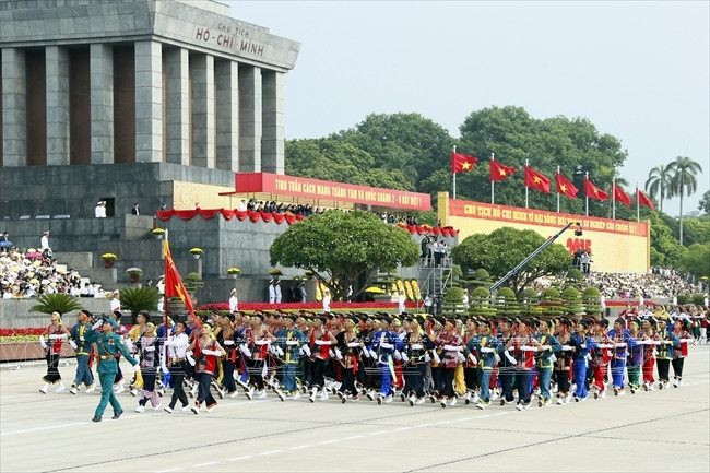 La masculina Milicia Popular de las 54 nacionalidades (Fuente: VNA)