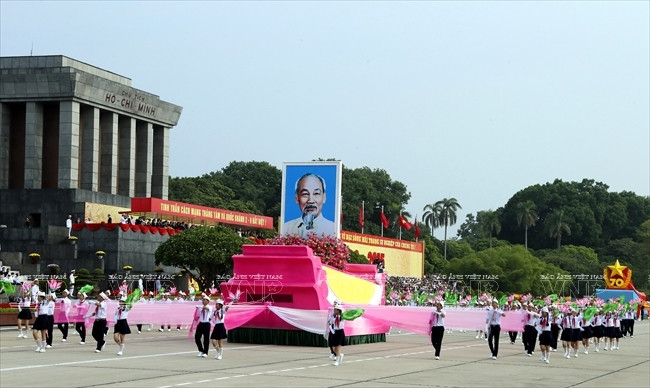 La procesión del retrato del Presidente Ho Chi Minh (Fuente: VNA)