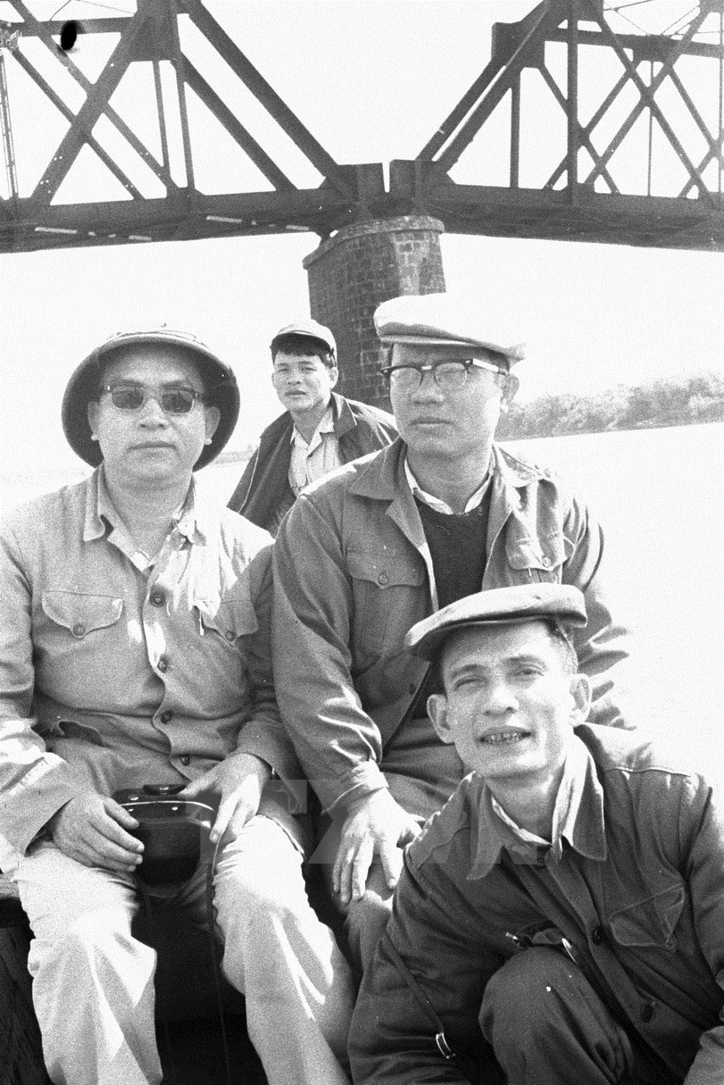  Durante los 87 años de su vida, Do Phuong fue testigo de cuatro guerras y desempeñó diferentes cargos importantes. Dedicó todo su corazón y energías a la empresa de construcción y desarrollo de la prensa revolucionaria nacional (Fuente: VNA) 