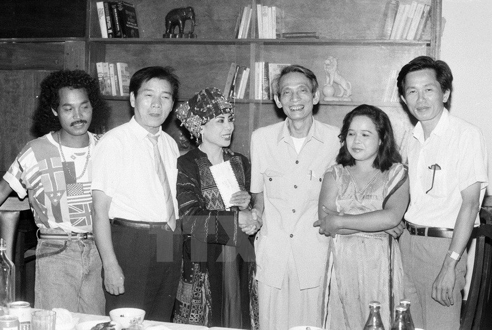 El exdirector general de la VNA, Do Phuong, en el día de presentación del grupo de la música tradicional en 1992 (Fuente: VNA)