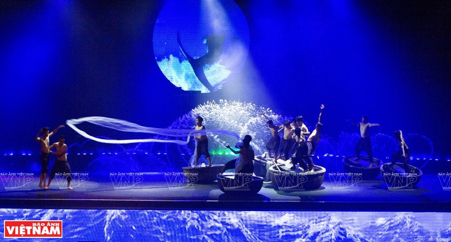 Un espectáculo sobre la conquista del mar por los pescadores y su búsqueda de la felicidad. (Foto: Revista Ilustrada de Vietnam)