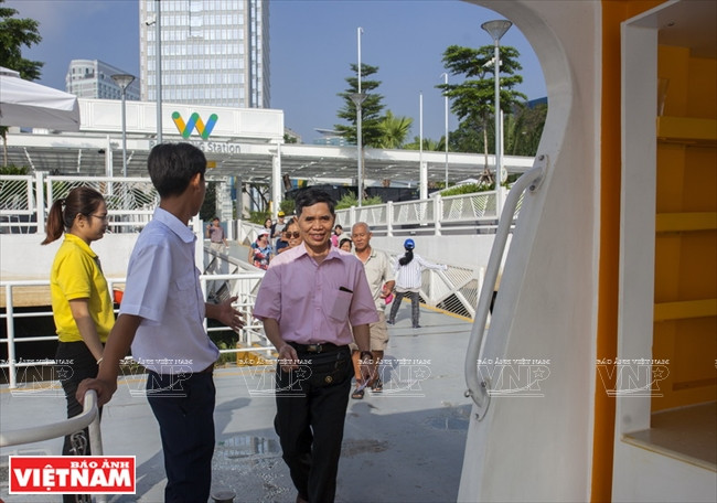 Feliz con el nuevo servicio de transporte.(Fuente: VNA)