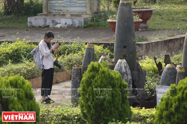  Visitantes en el sitio reliquia de Ta Con, Quang Tri.